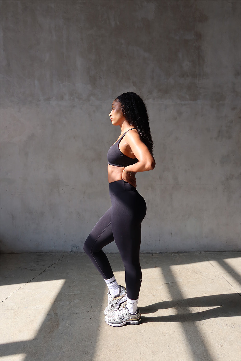 Salavou Align Sculpt Leggings in Black, high rise