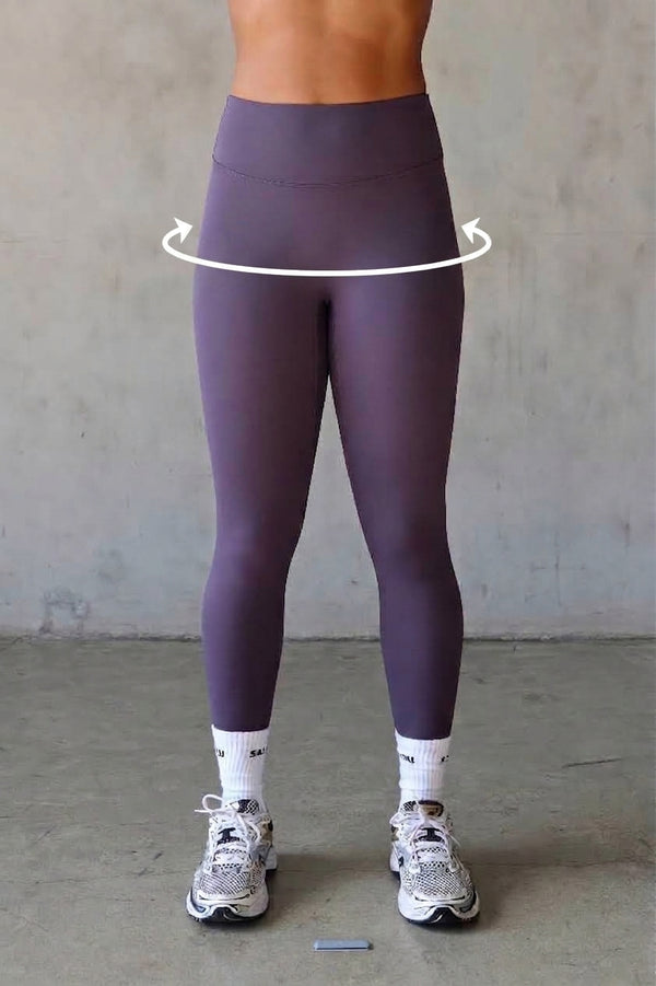 How to measure hips